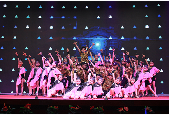 37、校園達人秀演出.JPG